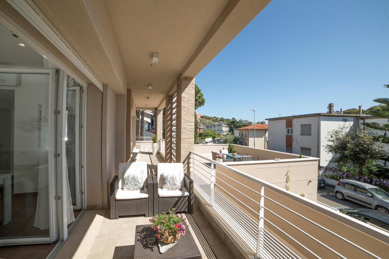 Prima Dell'Elba Family Apartments Piombino Eksteriør bilde